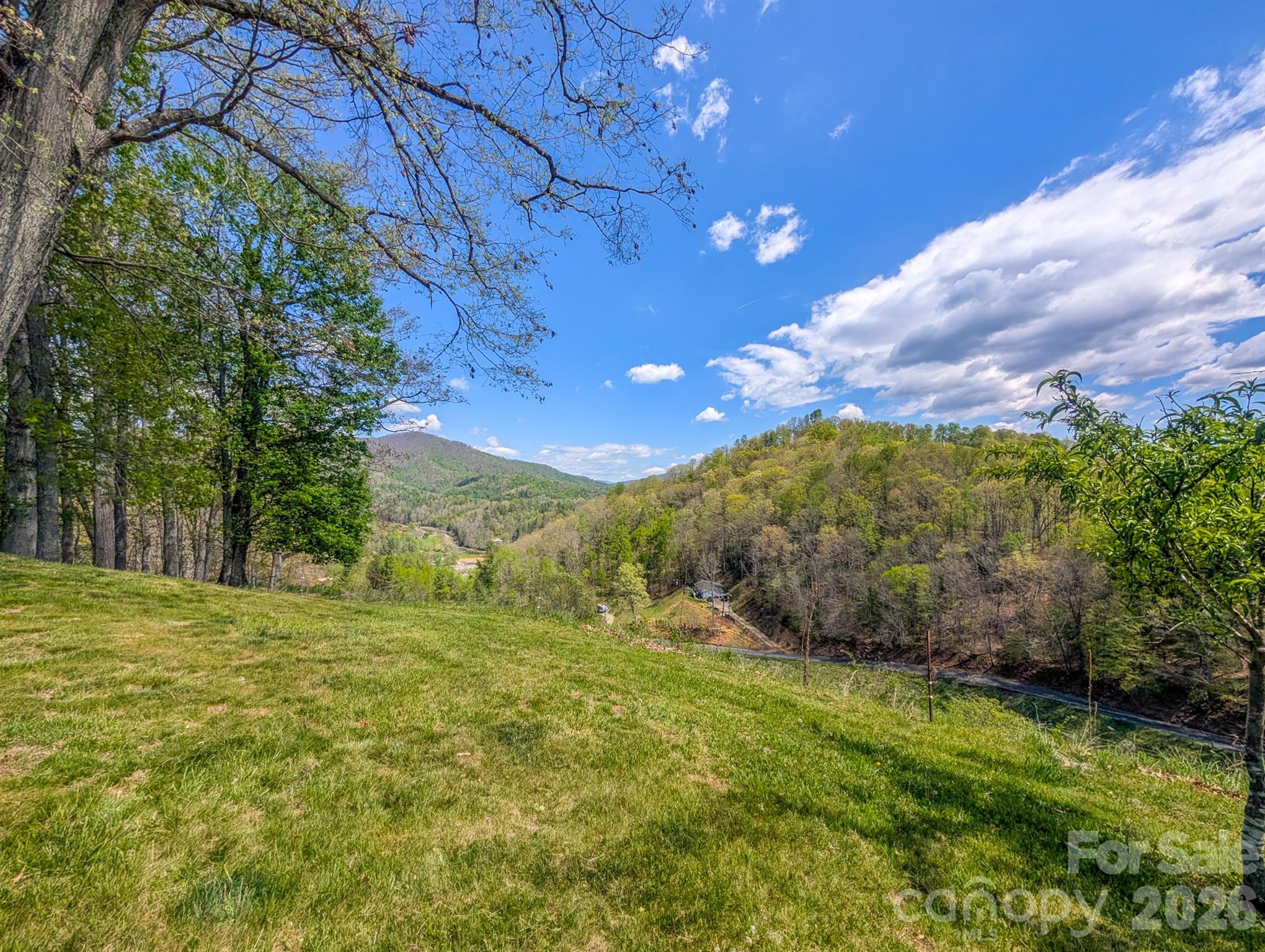 572 Pleasant Valley Road Burnsville NC 28714