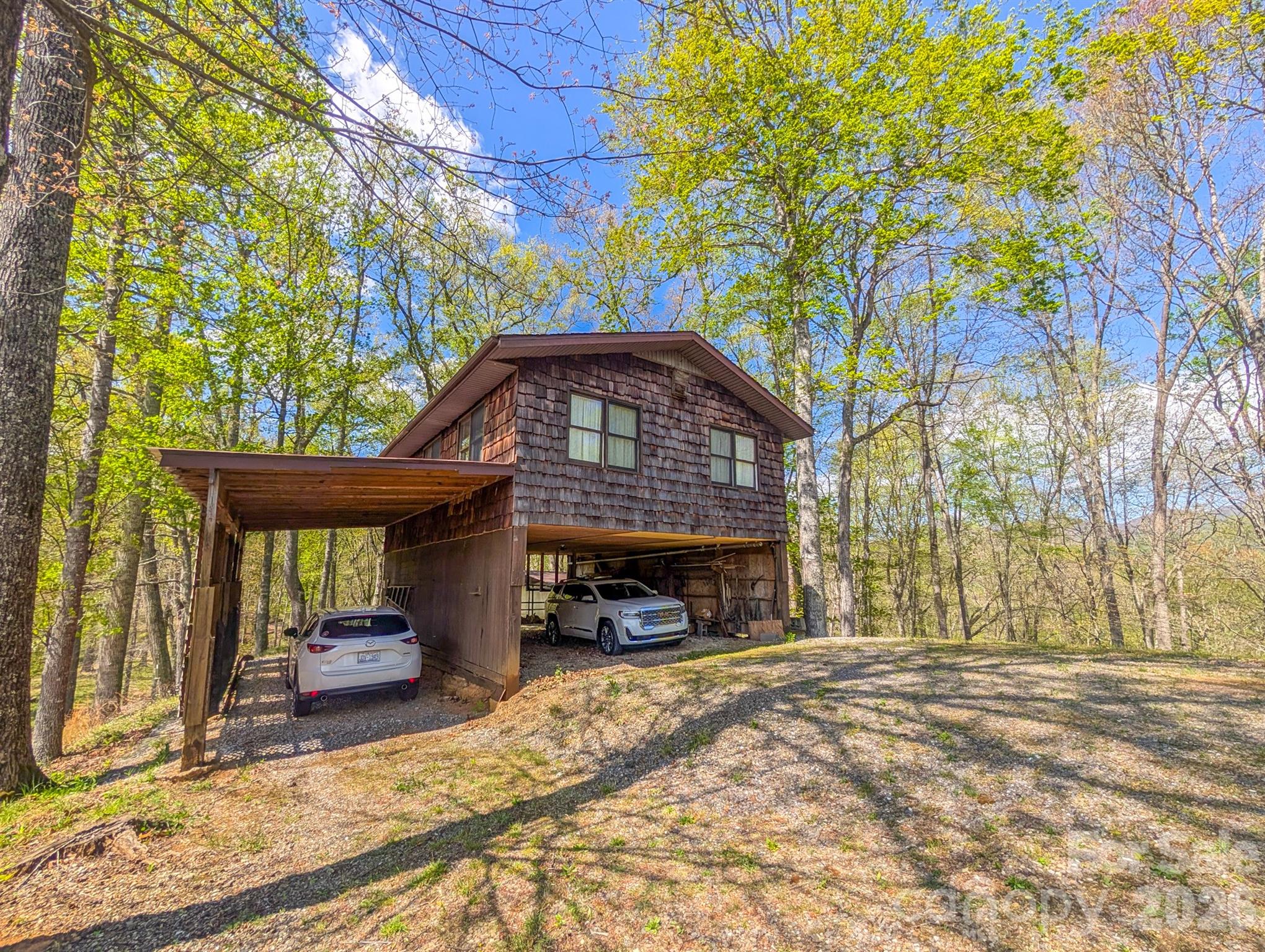 572 Pleasant Valley Road Burnsville NC 28714