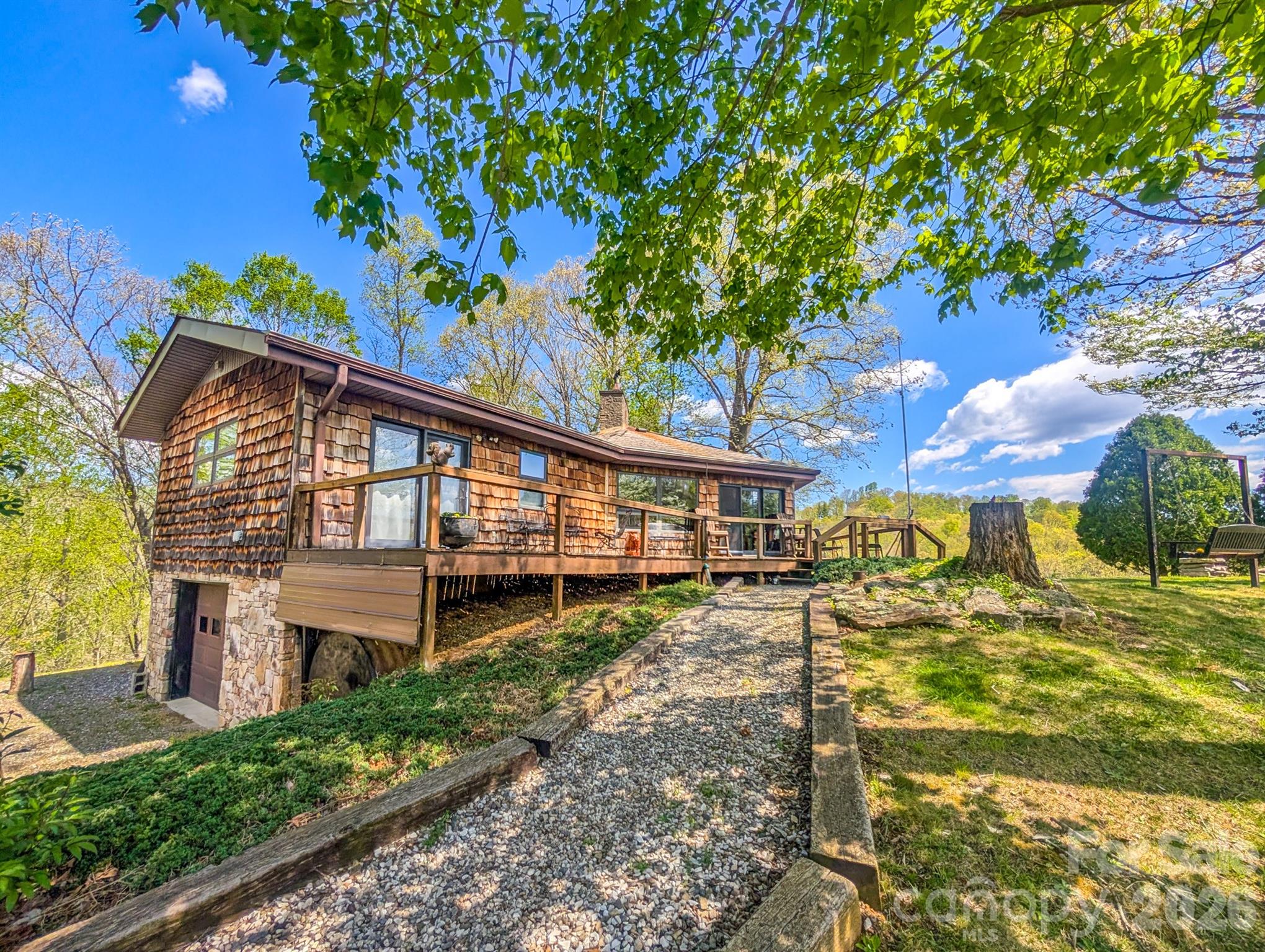 572 Pleasant Valley Road Burnsville NC 28714