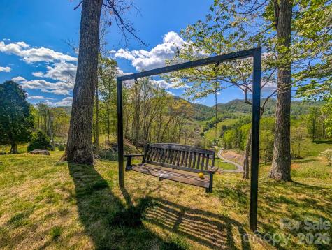 572 Pleasant Valley Road Burnsville NC 28714