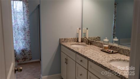 286 Foxcroft Drive Asheville NC 28806