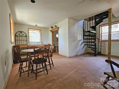 929 Pine Ridge Road Hendersonville NC 28792