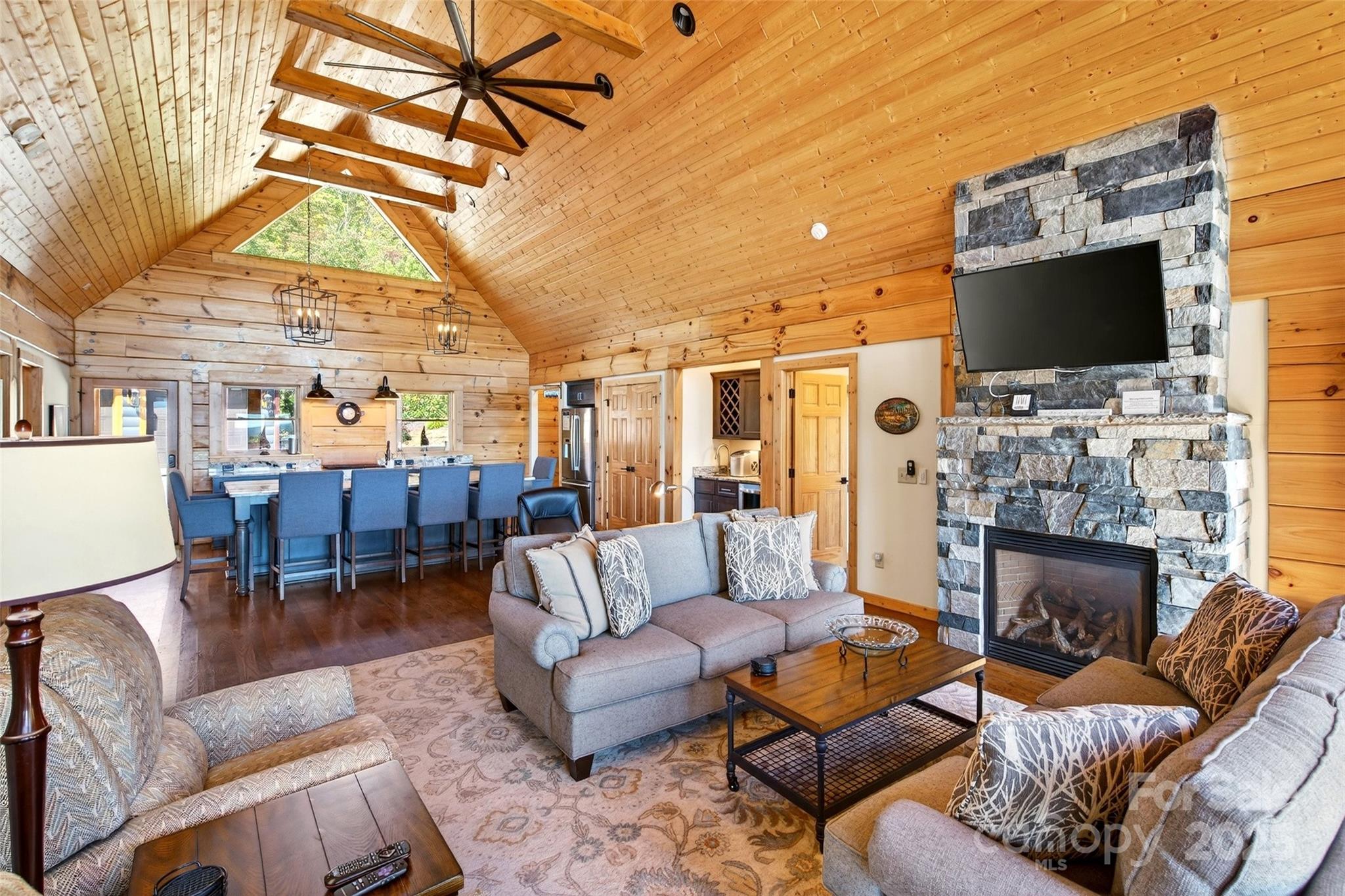 1516 Mountain Crest Drive S Marion NC 28752