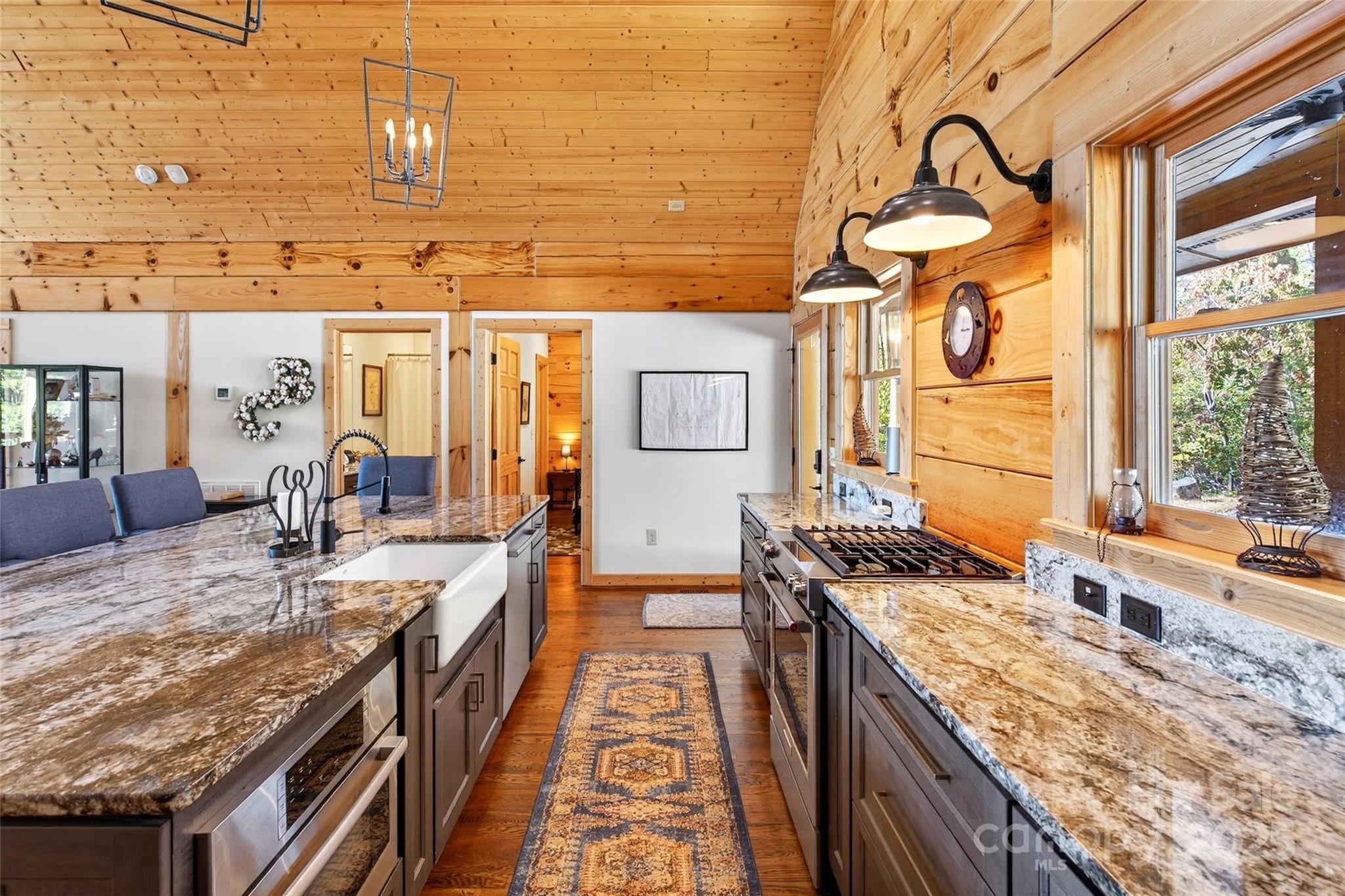 1516 Mountain Crest Drive S Marion NC 28752