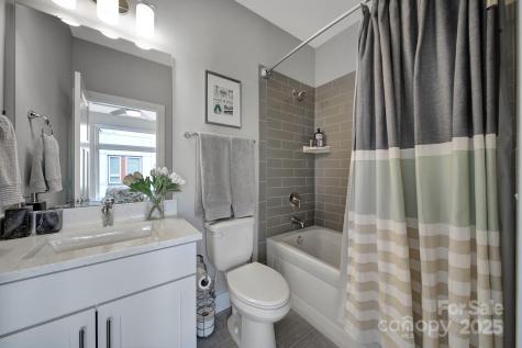 107 W Poindexter Drive Charlotte NC 28203