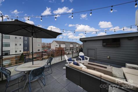 107 W Poindexter Drive Charlotte NC 28203