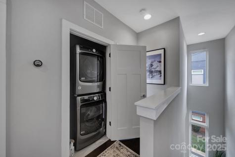 107 W Poindexter Drive Charlotte NC 28203