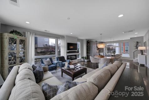 107 W Poindexter Drive Charlotte NC 28203