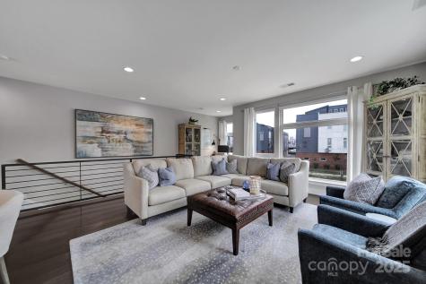 107 W Poindexter Drive Charlotte NC 28203