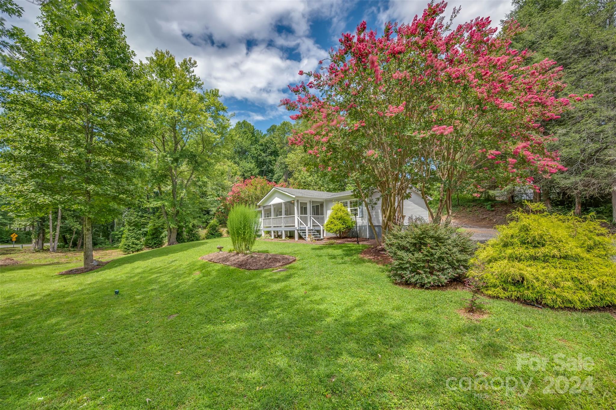 538 Laurel Drive Saluda NC 28773