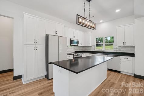 86 Point Hope Lane Hendersonville NC 28792