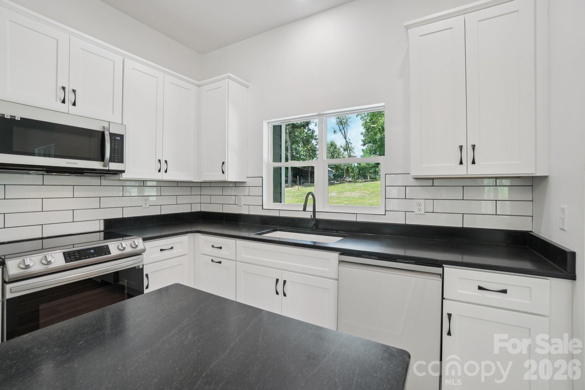 86 Point Hope Lane Hendersonville NC 28792