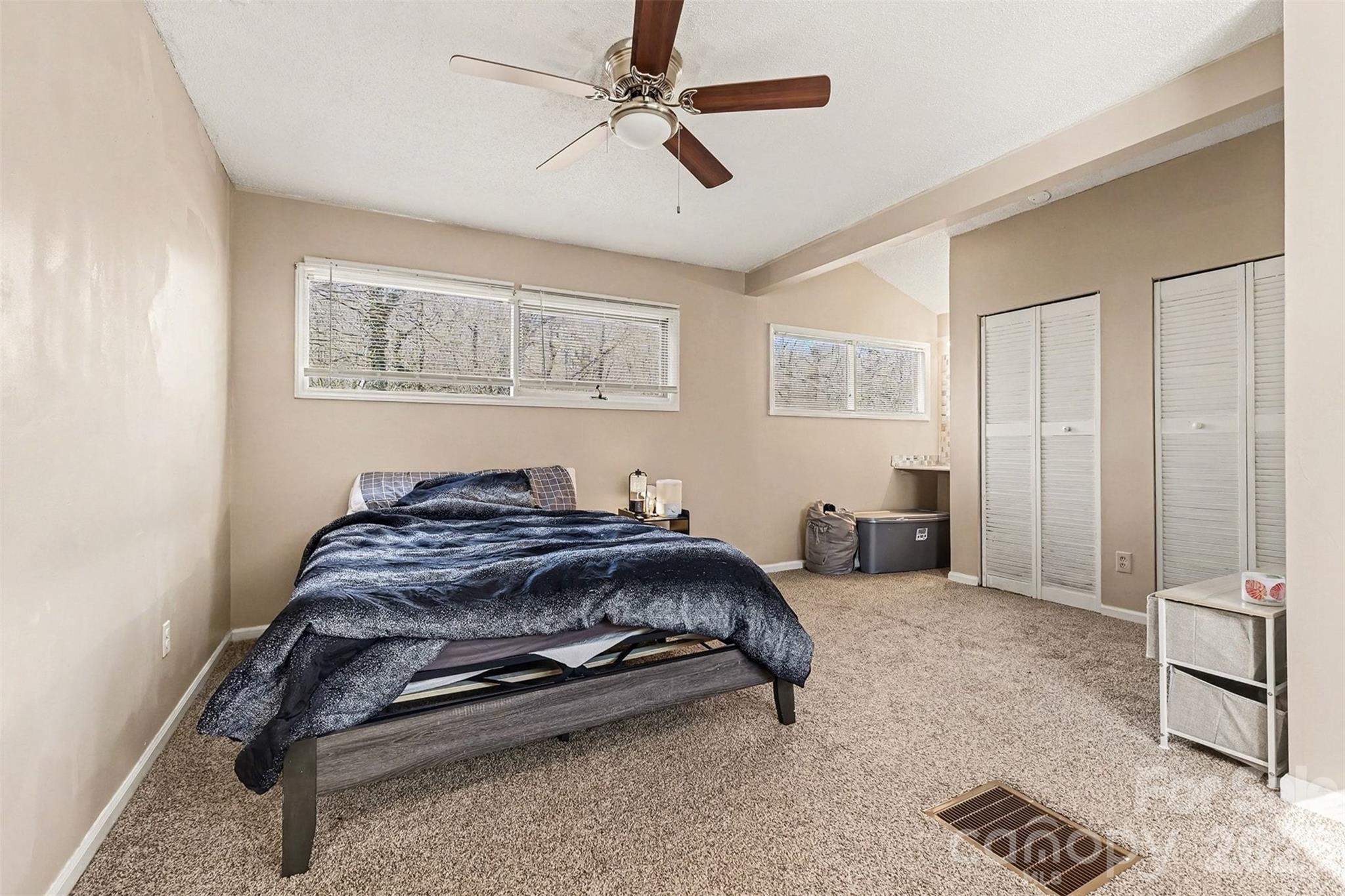 6102 Honeysuckle Lane Charlotte NC 28212