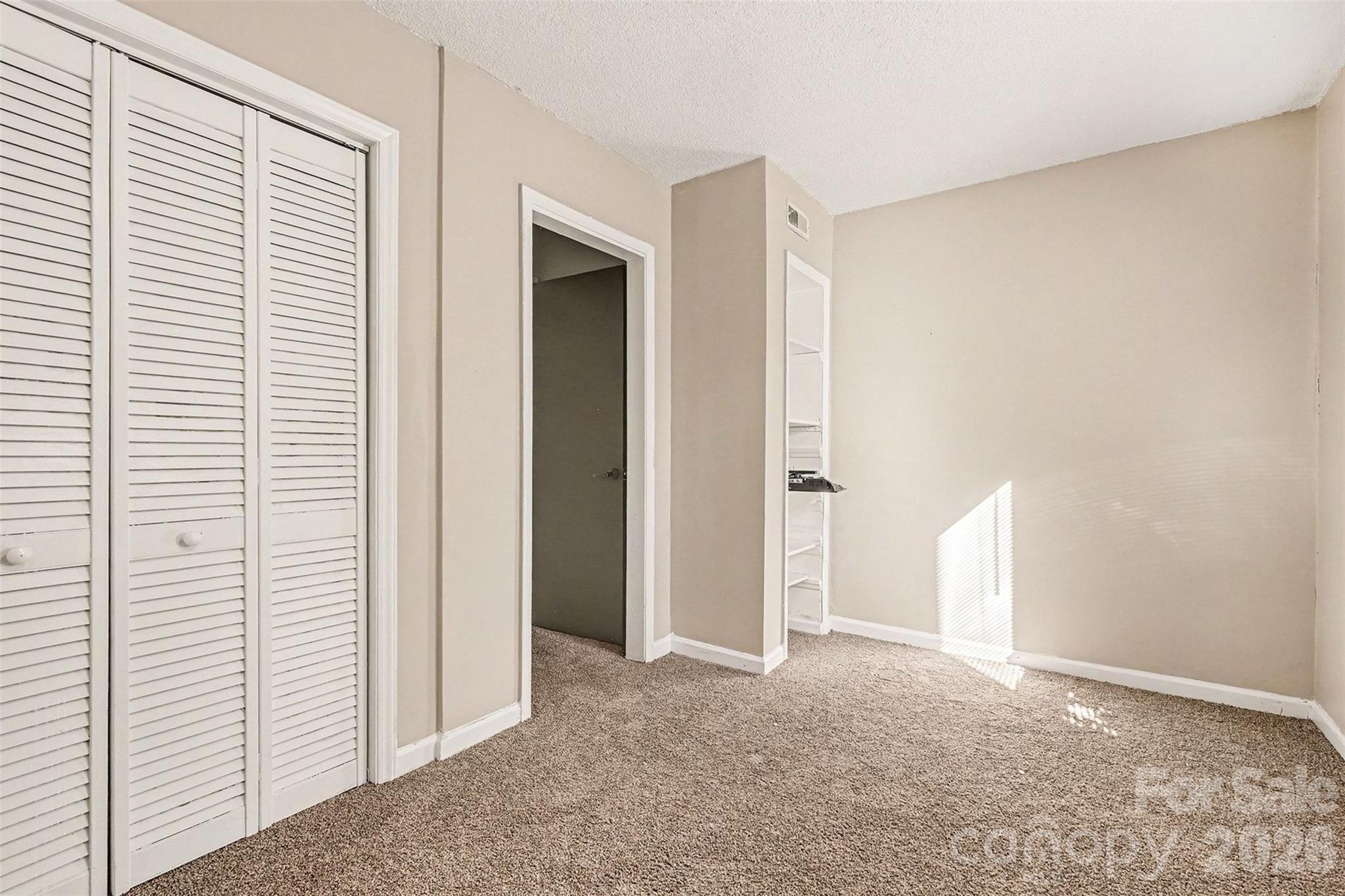 6102 Honeysuckle Lane Charlotte NC 28212