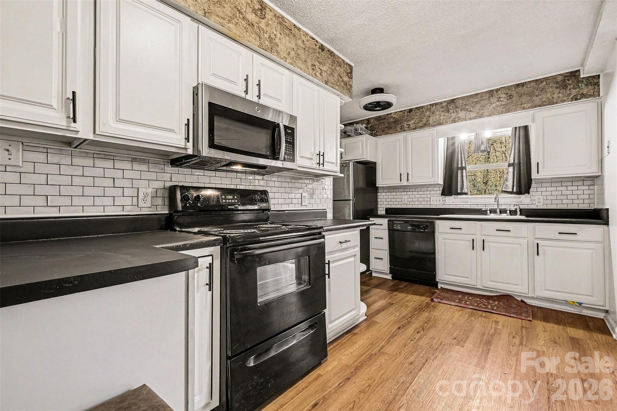 6102 Honeysuckle Lane Charlotte NC 28212