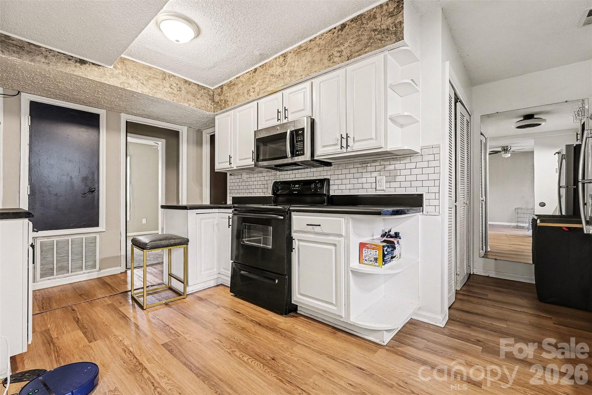 6102 Honeysuckle Lane Charlotte NC 28212