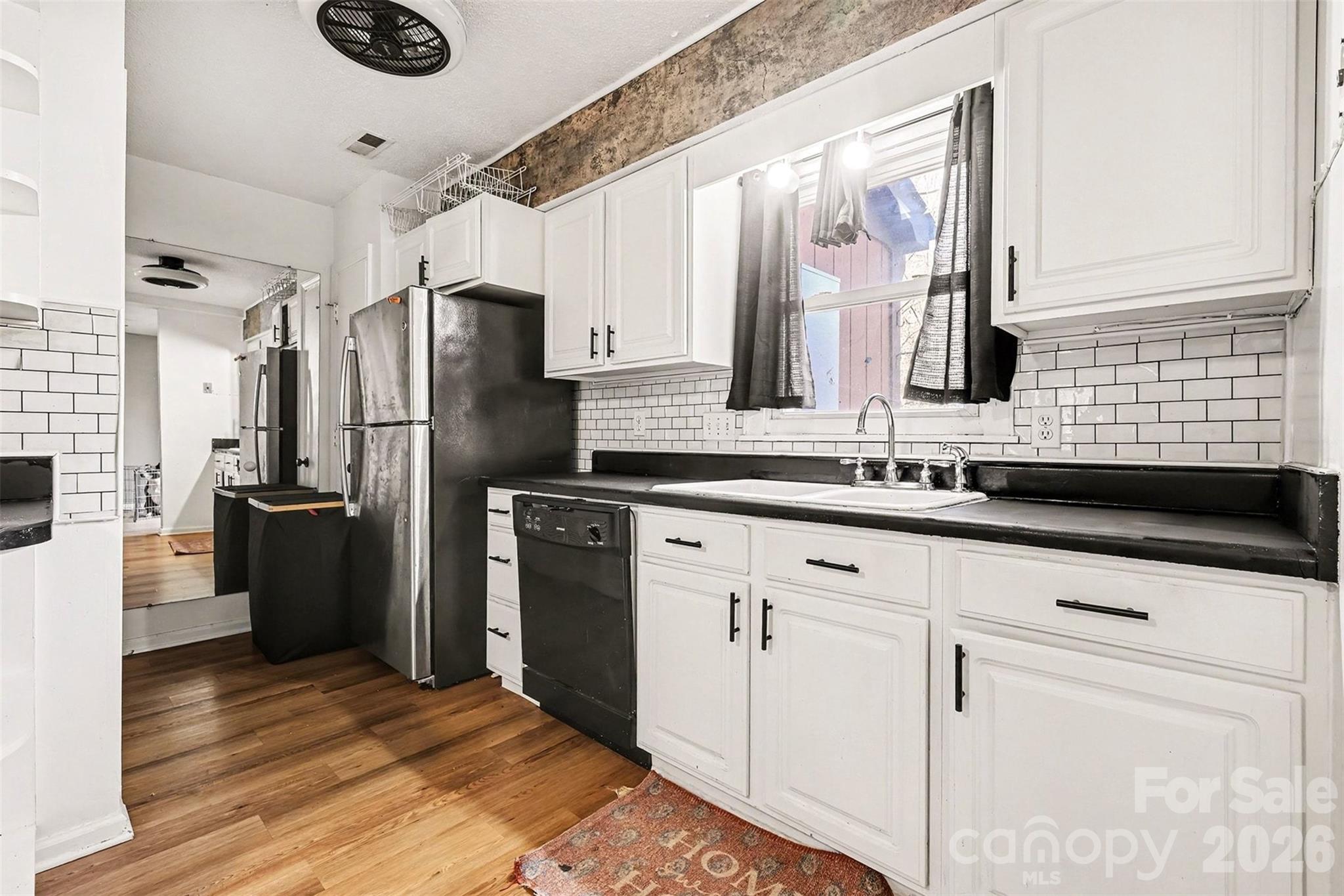 6102 Honeysuckle Lane Charlotte NC 28212