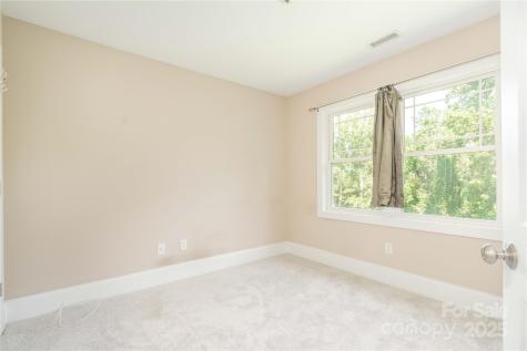 20 Cross Place Asheville NC 28801