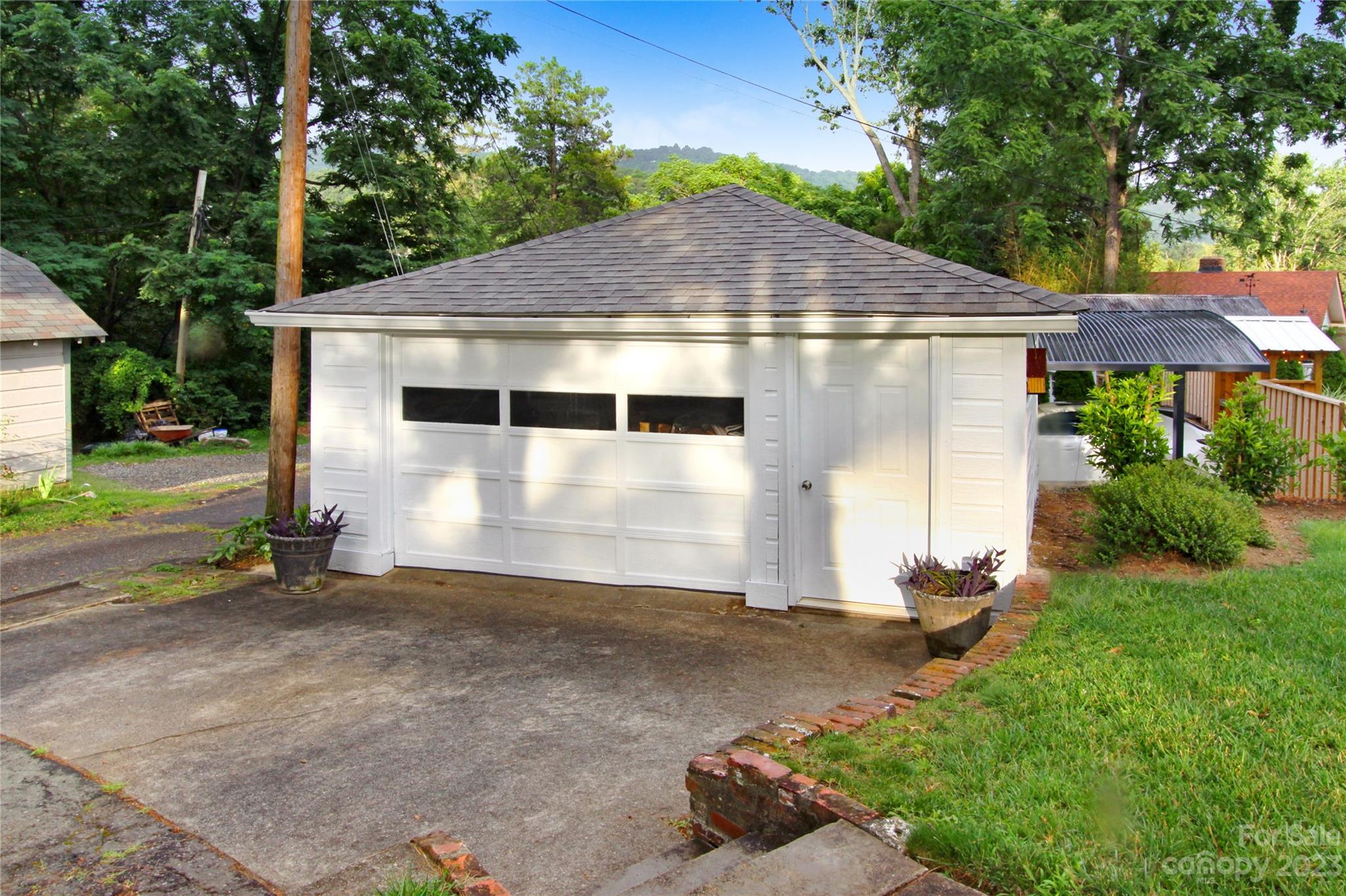 15 Lookout Drive Asheville NC 28804