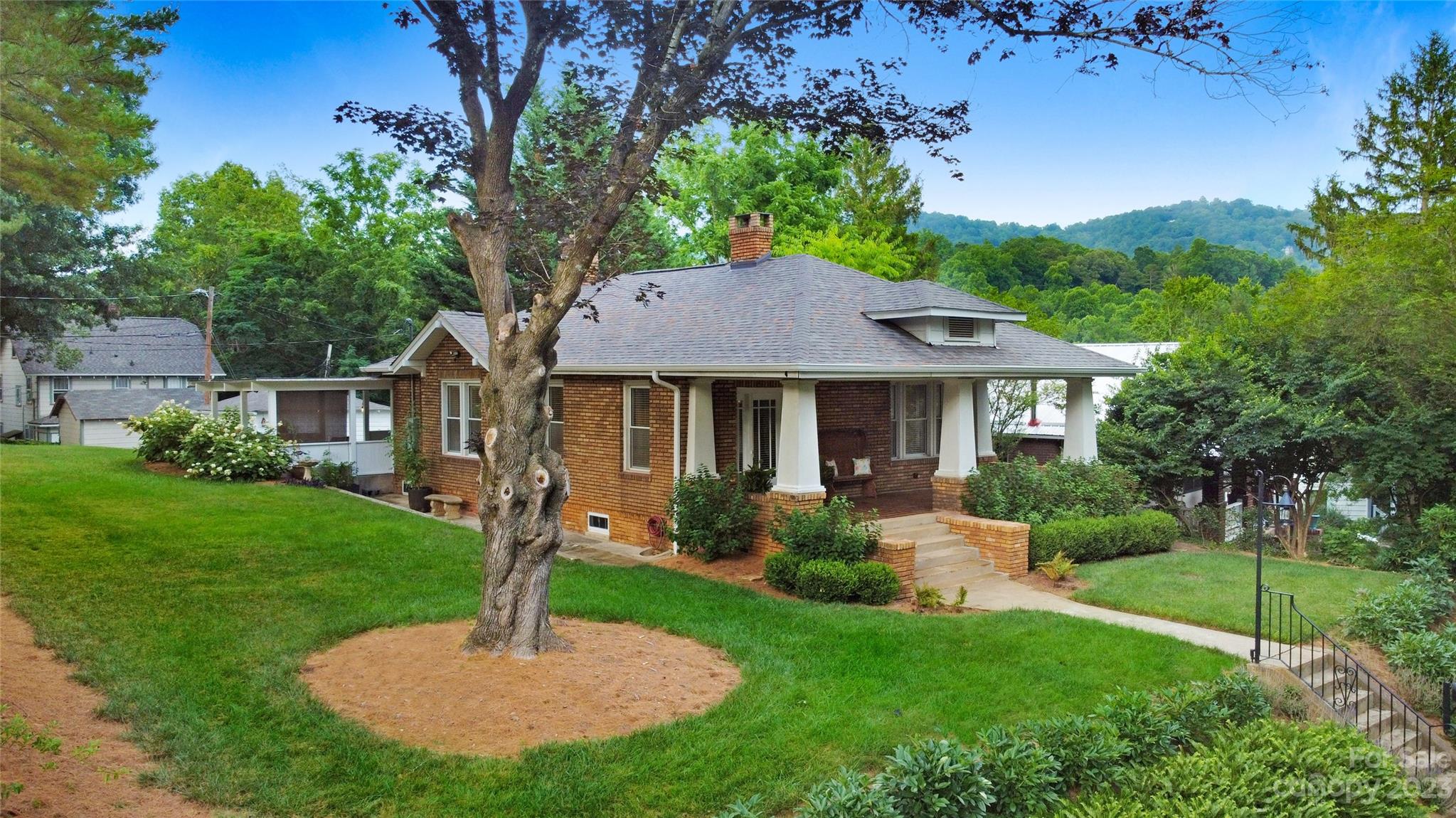 15 Lookout Drive Asheville NC 28804