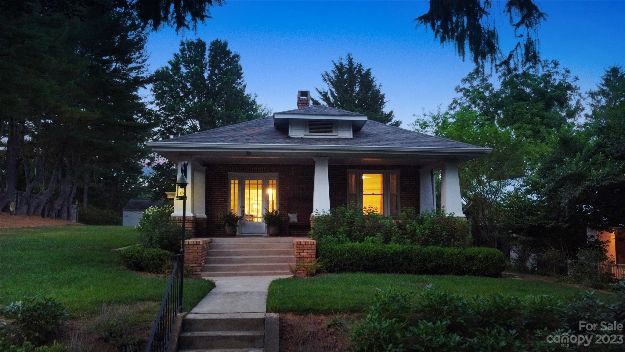 15 Lookout Drive Asheville NC 28804