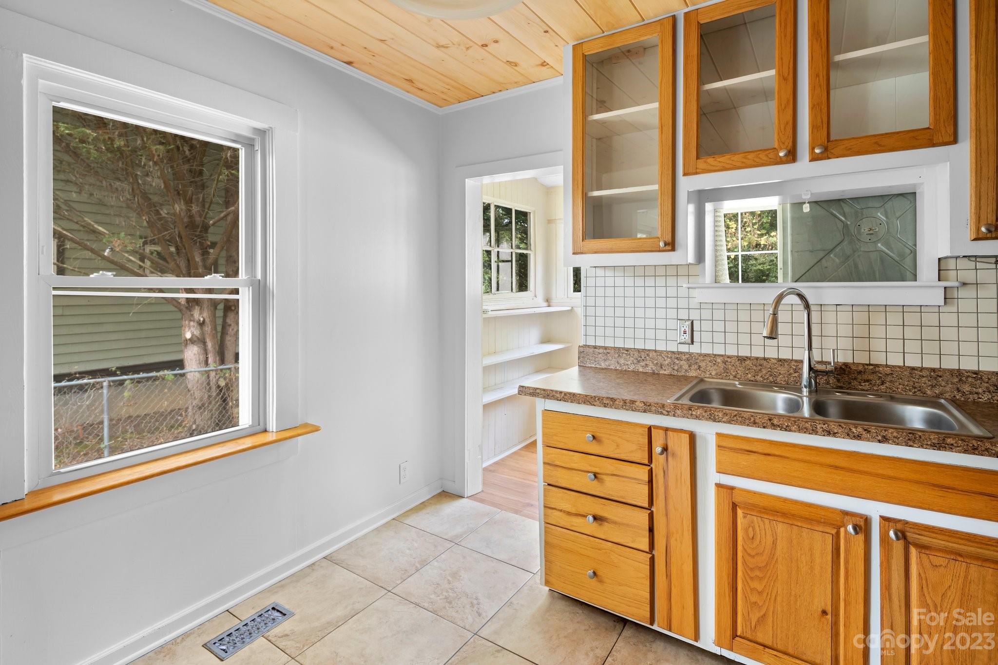 11 Northview Street Asheville NC 28801