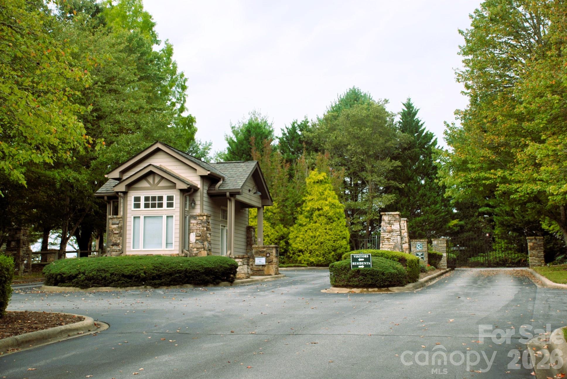 2070 Golfside Lane Hendersonville NC 28739