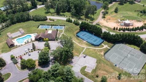 2070 Golfside Lane Hendersonville NC 28739