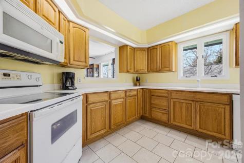 2070 Golfside Lane Hendersonville NC 28739