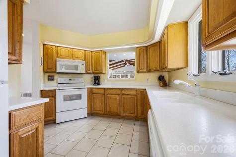 2070 Golfside Lane Hendersonville NC 28739
