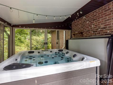 303 Brightwater Heights Drive Hendersonville NC 28791