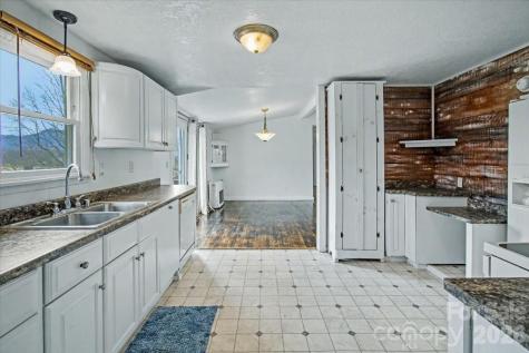 170 Styles Road Burnsville NC 28714