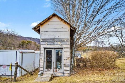 170 Styles Road Burnsville NC 28714