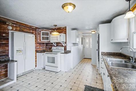 170 Styles Road Burnsville NC 28714