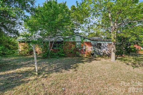 105 W Temple Avenue Rockingham NC 28380