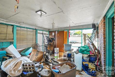 105 W Temple Avenue Rockingham NC 28380