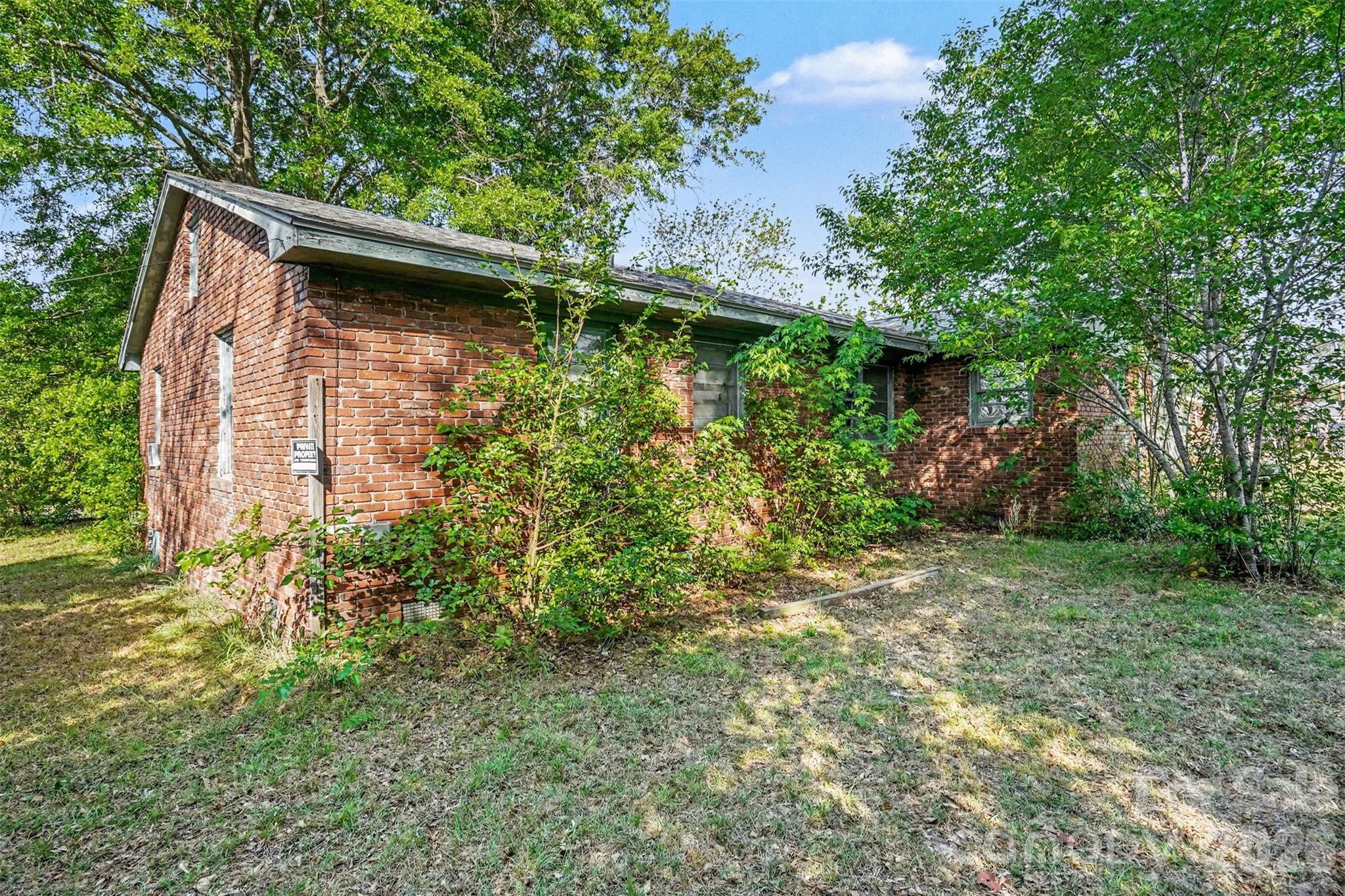 105 W Temple Avenue Rockingham NC 28380