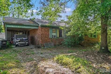 105 W Temple Avenue Rockingham NC 28380