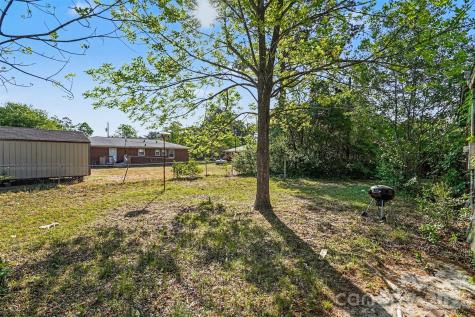 105 W Temple Avenue Rockingham NC 28380