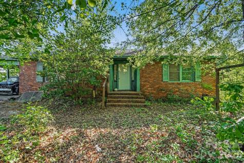 105 W Temple Avenue Rockingham NC 28380
