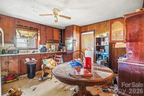 105 W Temple Avenue Rockingham NC 28380