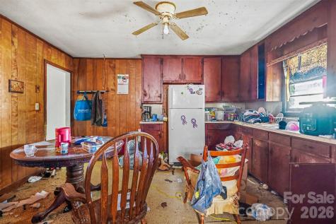 105 W Temple Avenue Rockingham NC 28380