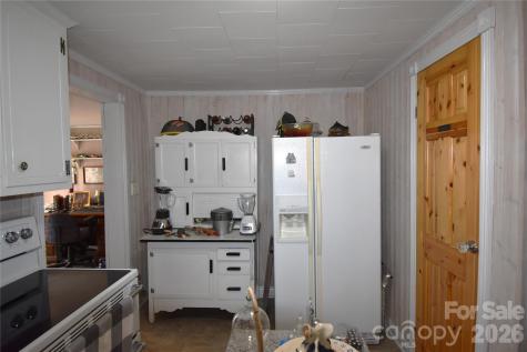 212 Sharon Avenue NW Lenoir NC 28645