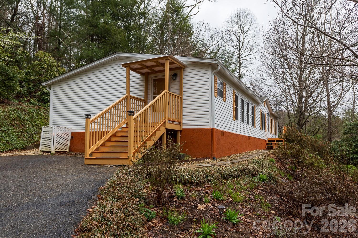 10 Savannah Circle Leicester NC 28748