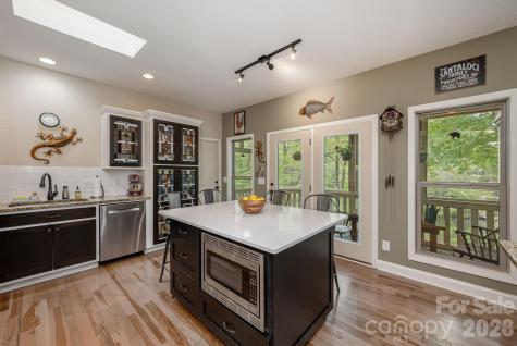 149 Hiwassee Road Lake Toxaway NC 28747