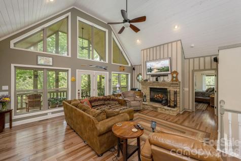 149 Hiwassee Road Lake Toxaway NC 28747