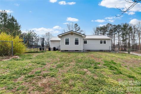 379 Pat Nixon Road State Road NC 28676