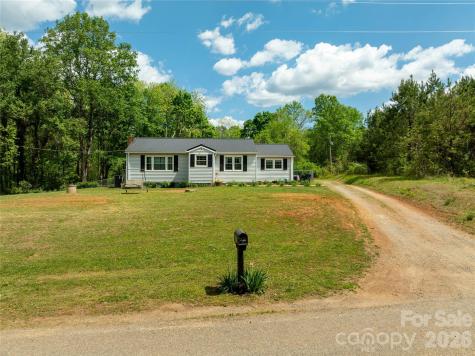 379 Pat Nixon Road State Road NC 28676