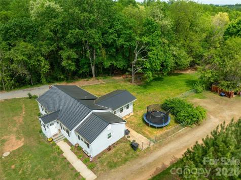 379 Pat Nixon Road State Road NC 28676
