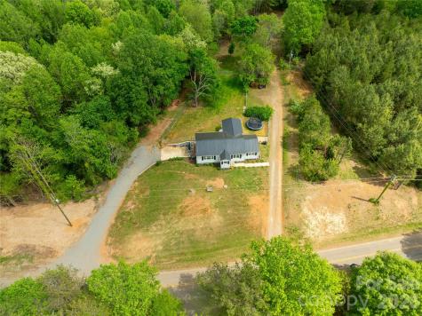 379 Pat Nixon Road State Road NC 28676